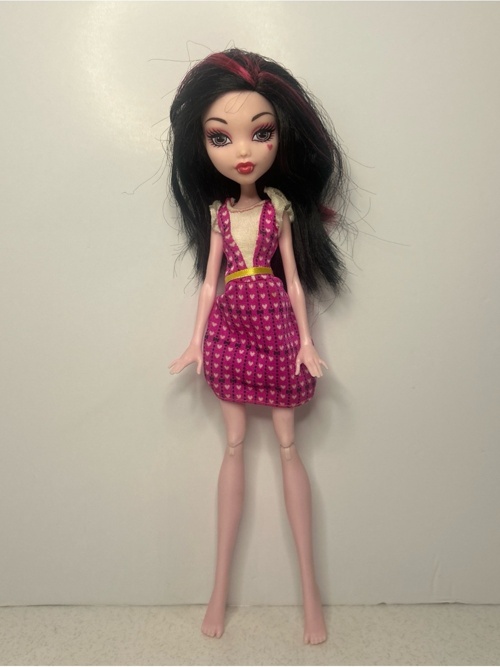 Monster High Draculaura 2008 Budget Doll – Pink/Black Hair